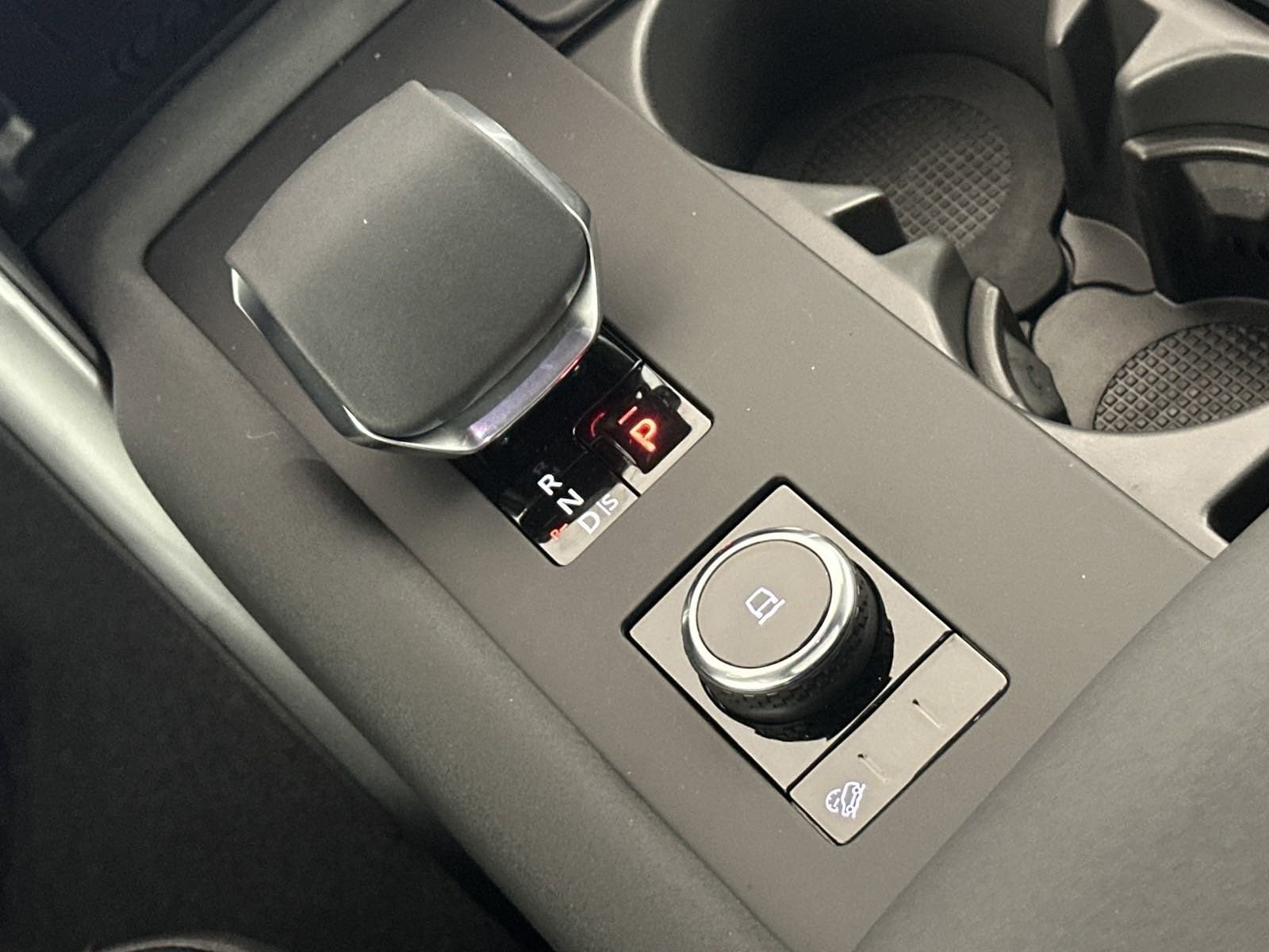 Certified 2025 Land Rover Discovery Dynamic SE AWD/4WD image 23