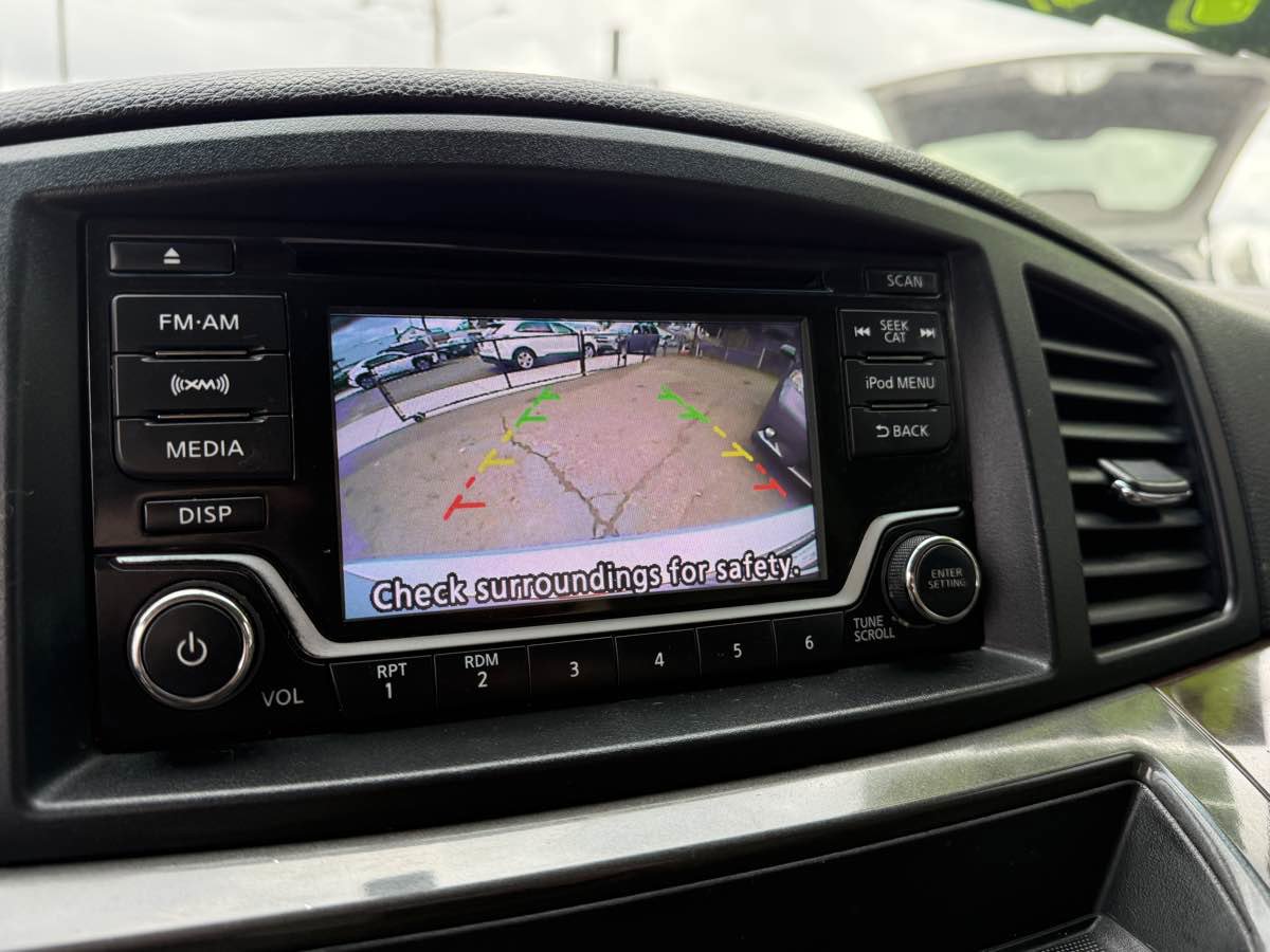 Used 2016 Nissan Quest SV image 27