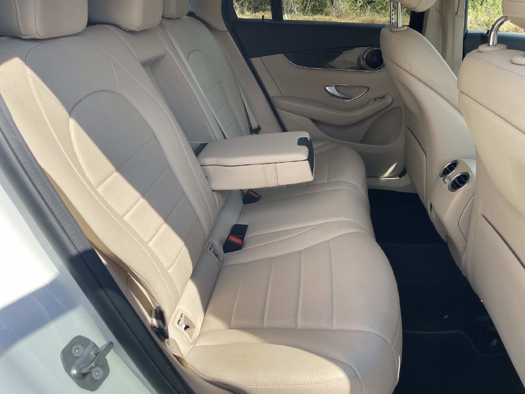 Used 2020 Mercedes-Benz GLC 300 image 21