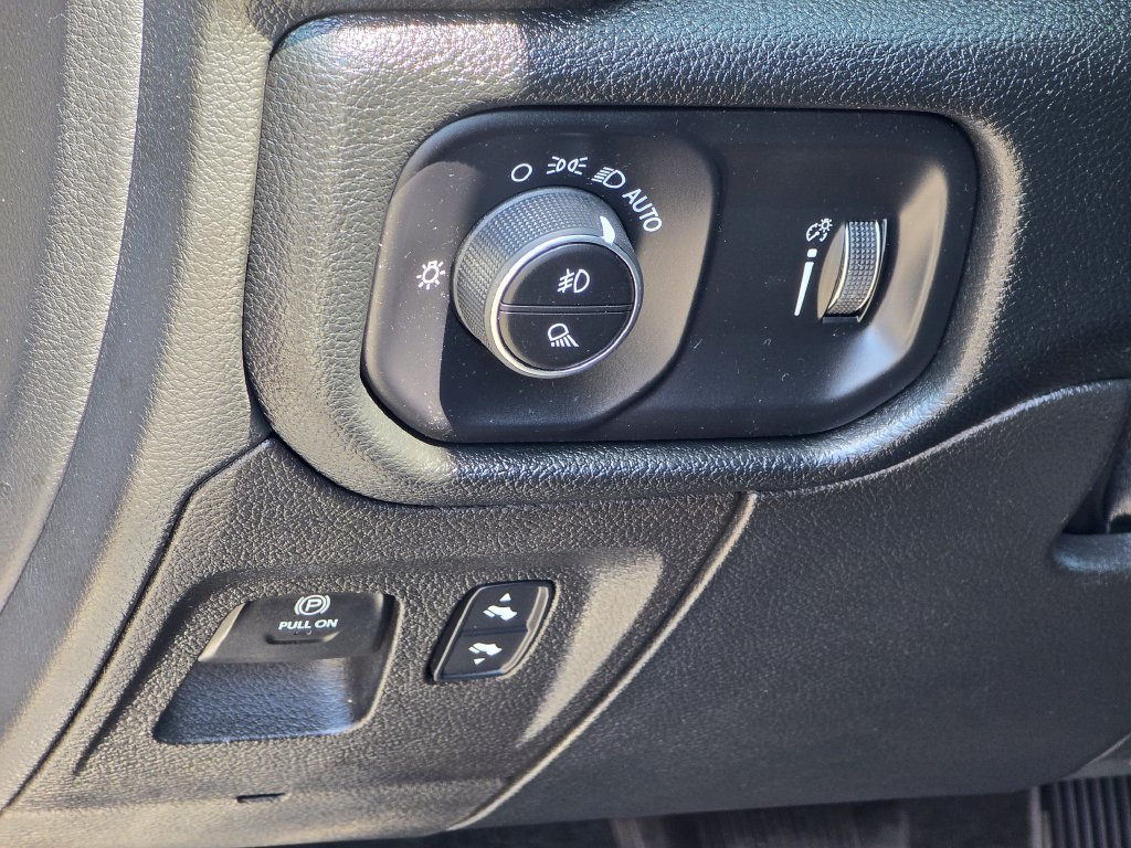 Used 2022 RAM 1500 Big Horn AWD/4WD image 36
