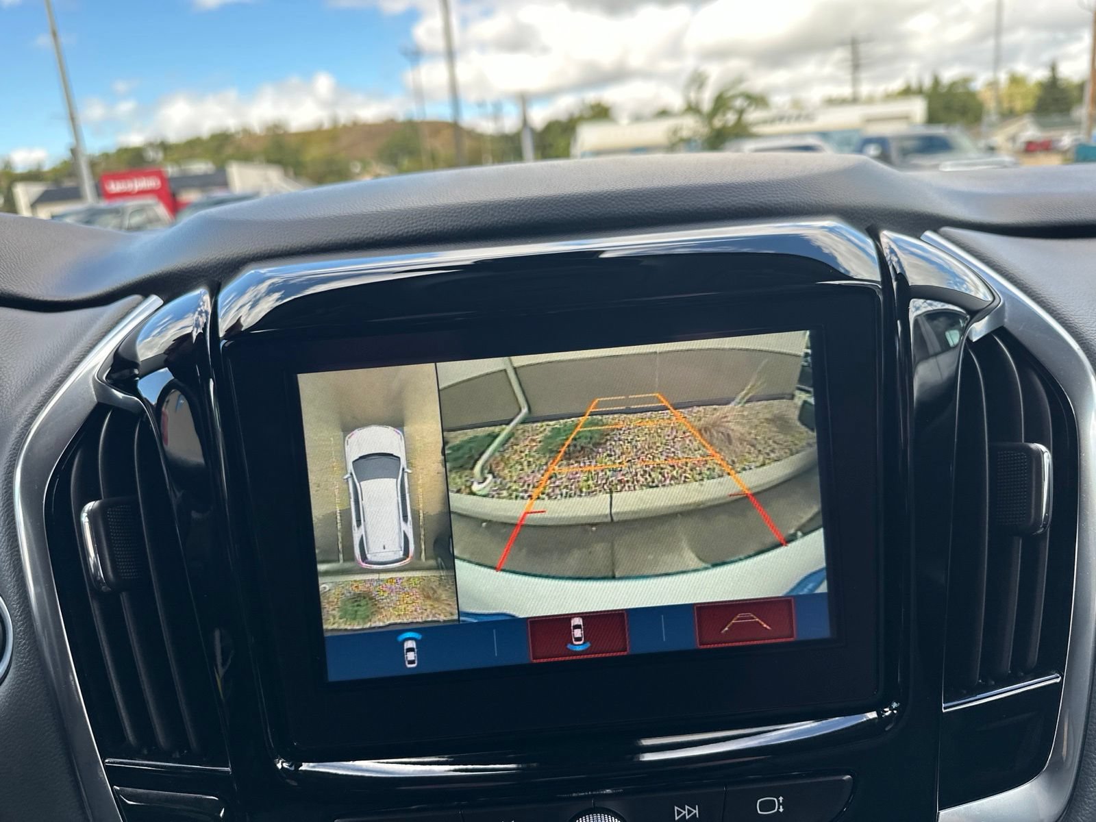 Used 2018 Chevrolet Traverse Premier AWD/4WD image 59