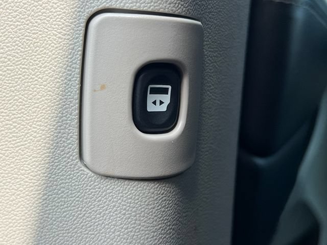 Used 2019 Dodge Grand Caravan SXT FWD image 28