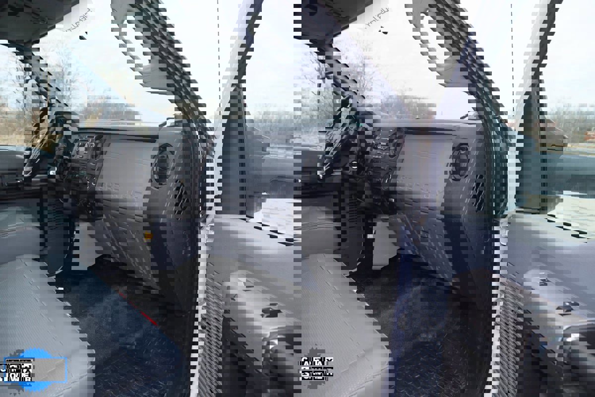 Used 2018 Ford F750 2WD Regular Cab Super Duty image 30