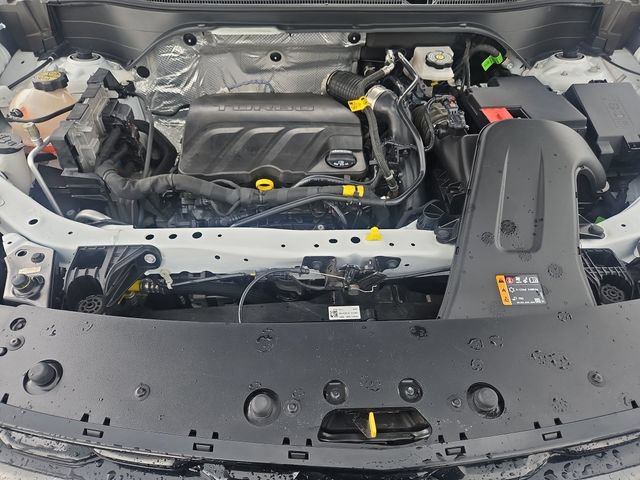 Used 2024 Chevrolet Trax RS w/ Sunroof Package FWD image 23