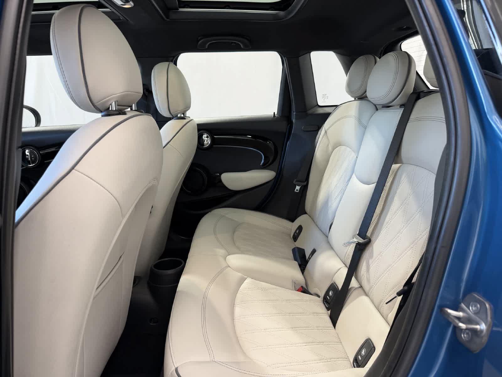 Used 2024 MINI Cooper S w/ Signature Upholstery Package FWD image 11