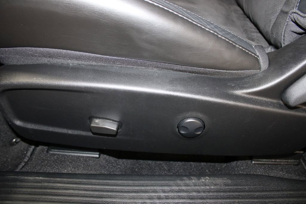 Used 2023 Dodge Challenger GT w/ Plus Package image 16