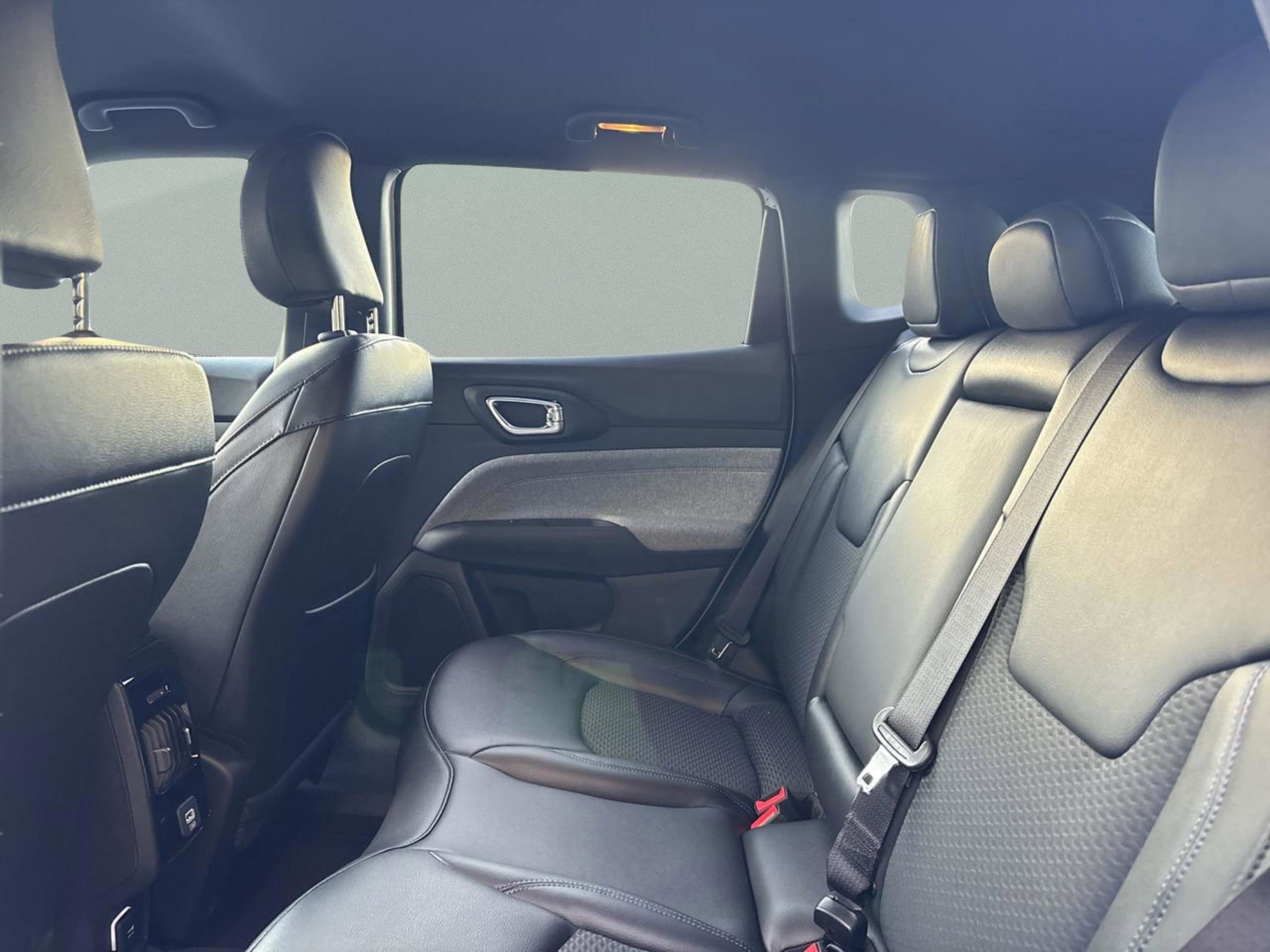 New 2026 Jeep Compass Latitude image 16