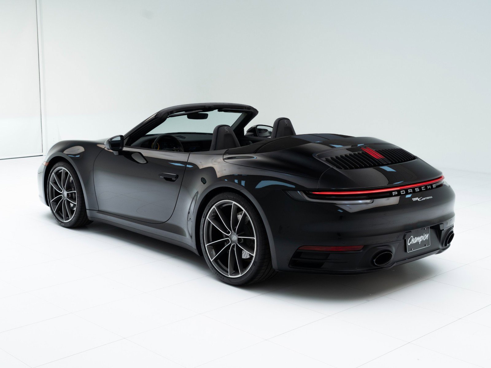 Certified 2022 Porsche 911 Carrera image 3