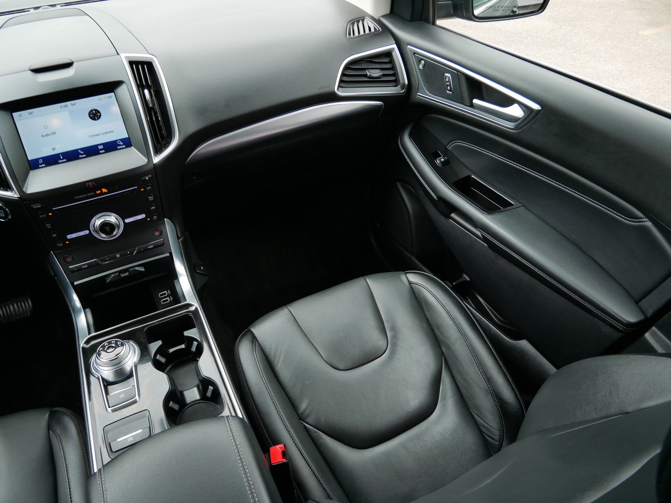 Used 2019 Ford Edge Titanium FWD image 11