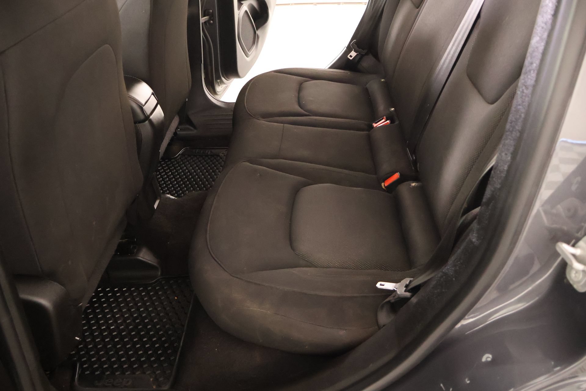 Used 2023 Jeep Renegade Latitude AWD/4WD image 13