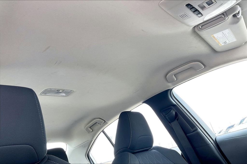Used 2022 Toyota Corolla LE FWD image 28