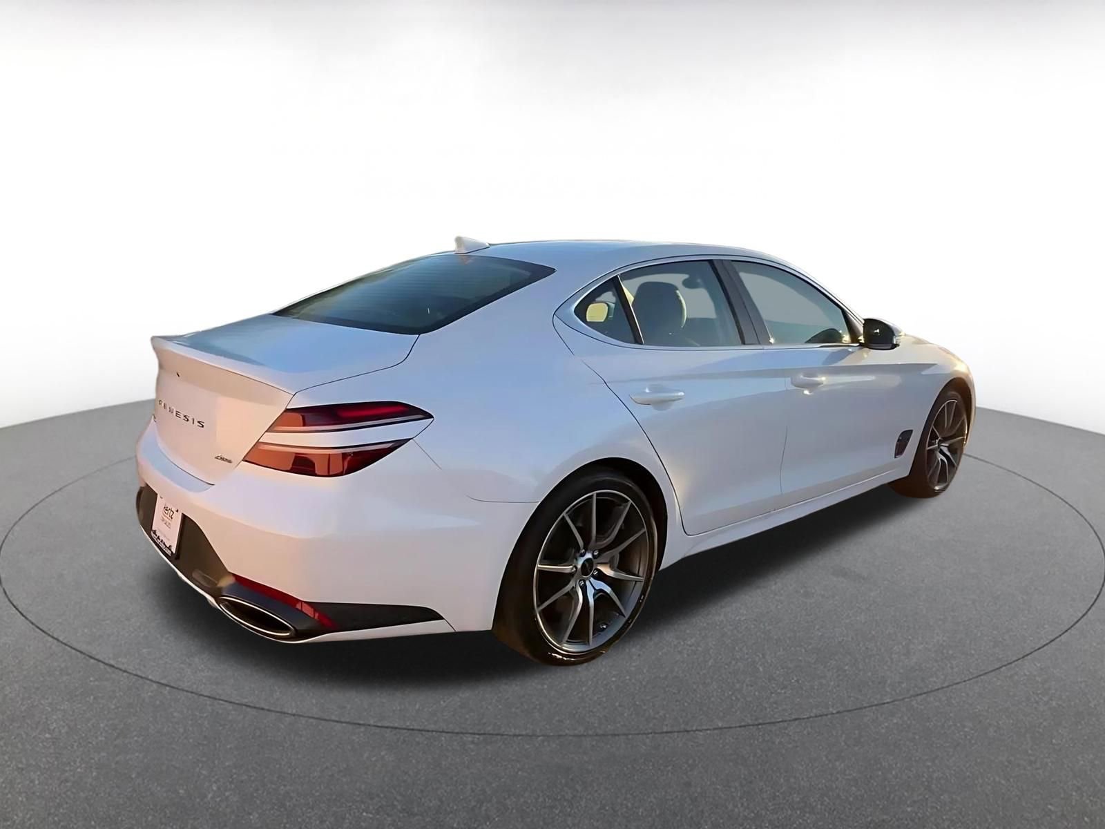 Used 2025 Genesis G70 2.5T image 14