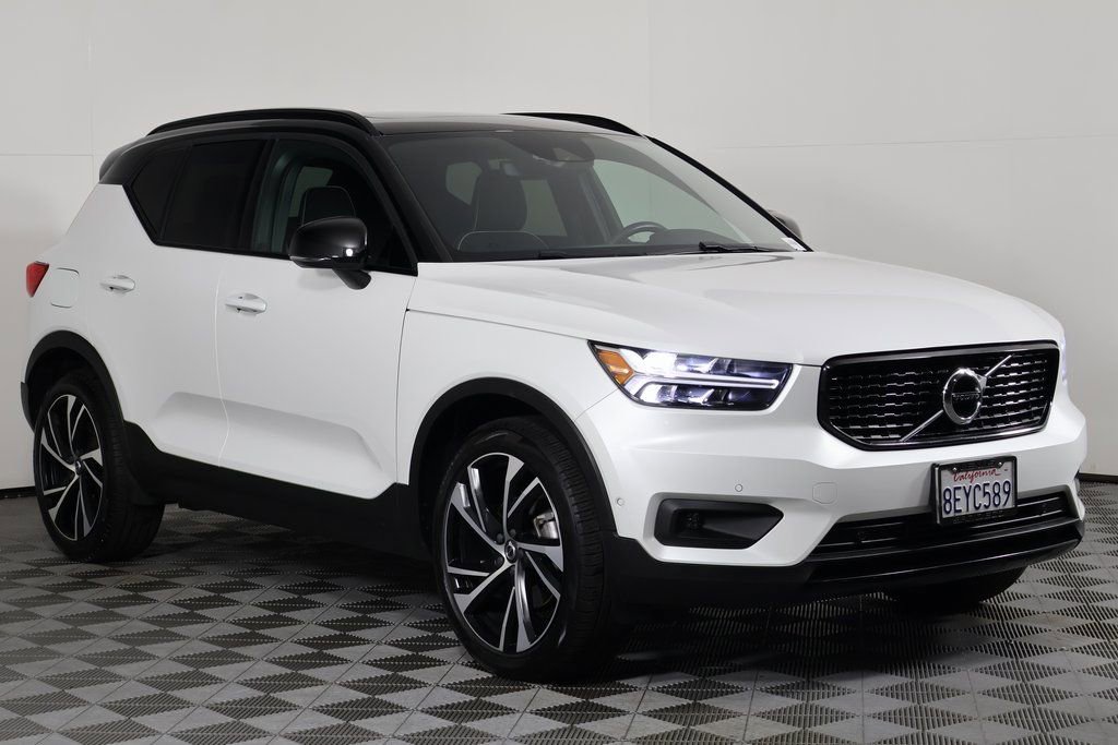 Used 2019 Volvo XC40 T5 R-Design image 3
