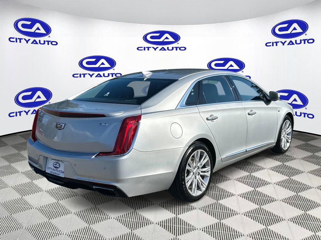 Used 2018 Cadillac XTS Luxury image 3