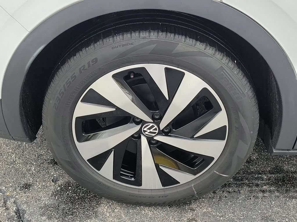 Certified 2024 Volkswagen ID.4 2WD image 6