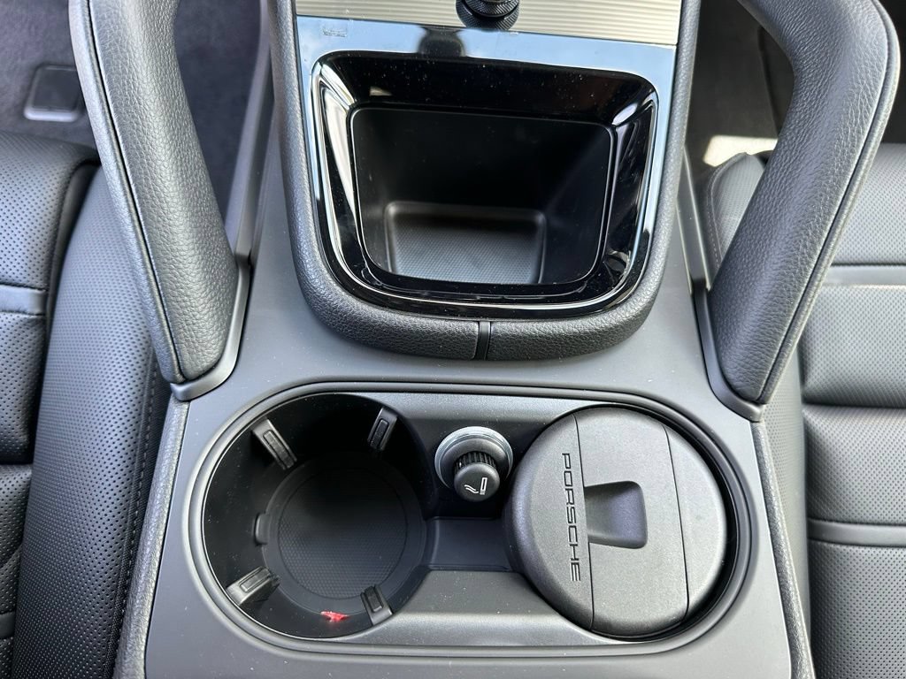 Certified 2025 Porsche Cayenne E-Hybrid Coupe AWD/4WD image 21