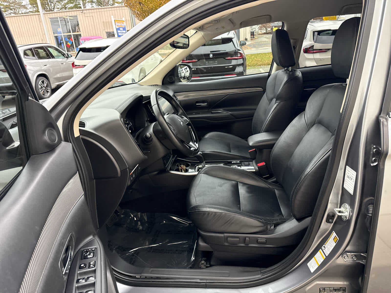 Used 2020 Mitsubishi Outlander SEL image 11