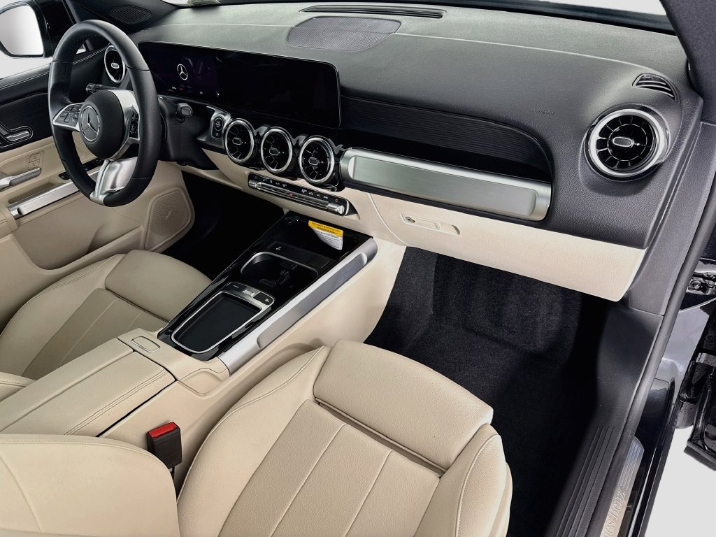 Used 2026 Mercedes-Benz GLB 250 image 17