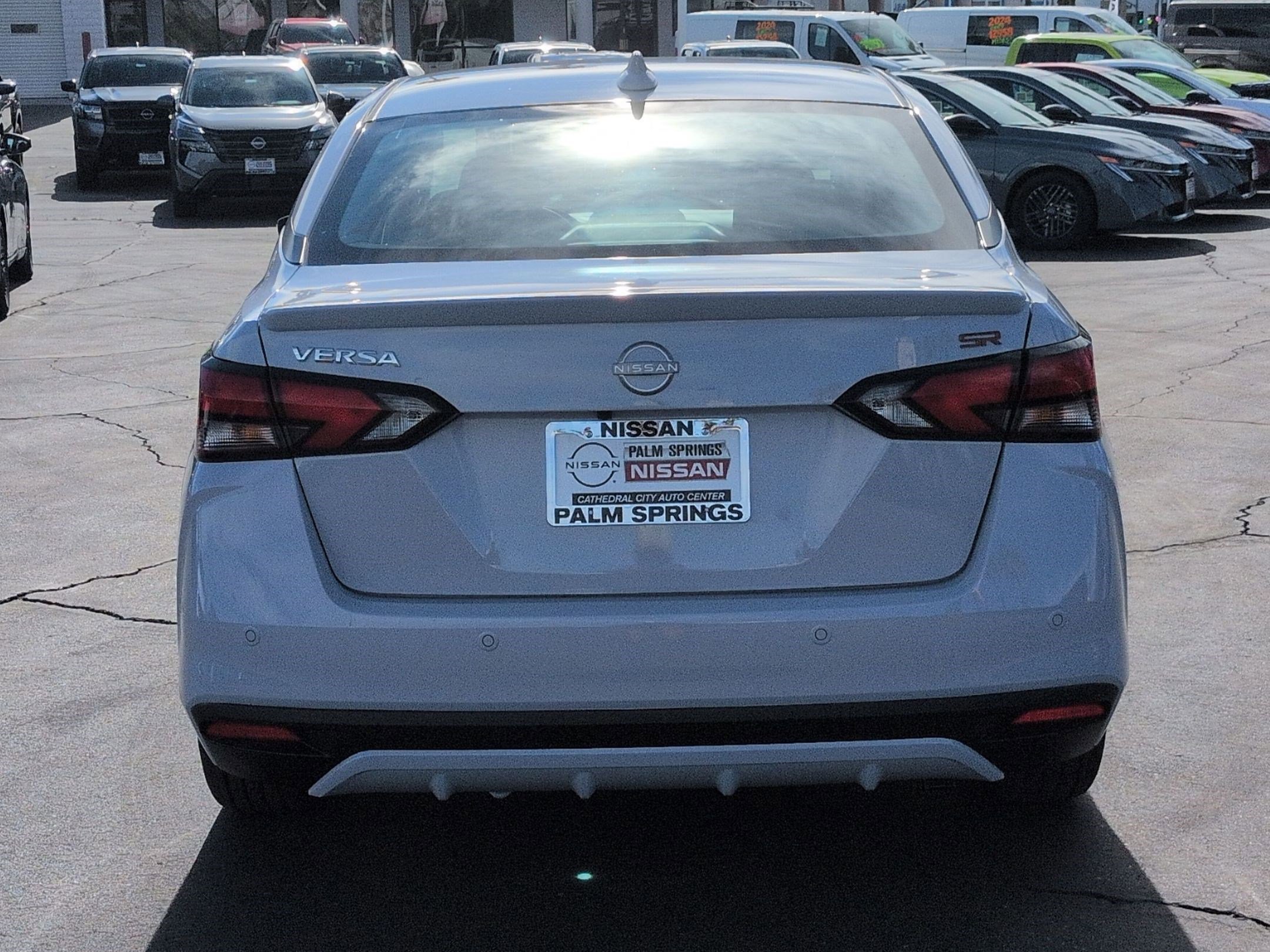 New 2025 Nissan Versa SR w/ Trunk Package FWD image 4