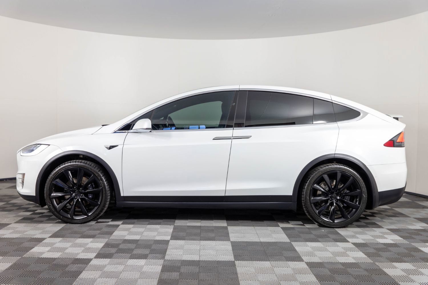 Used 2020 Tesla Model X Long Range AWD/4WD image 3