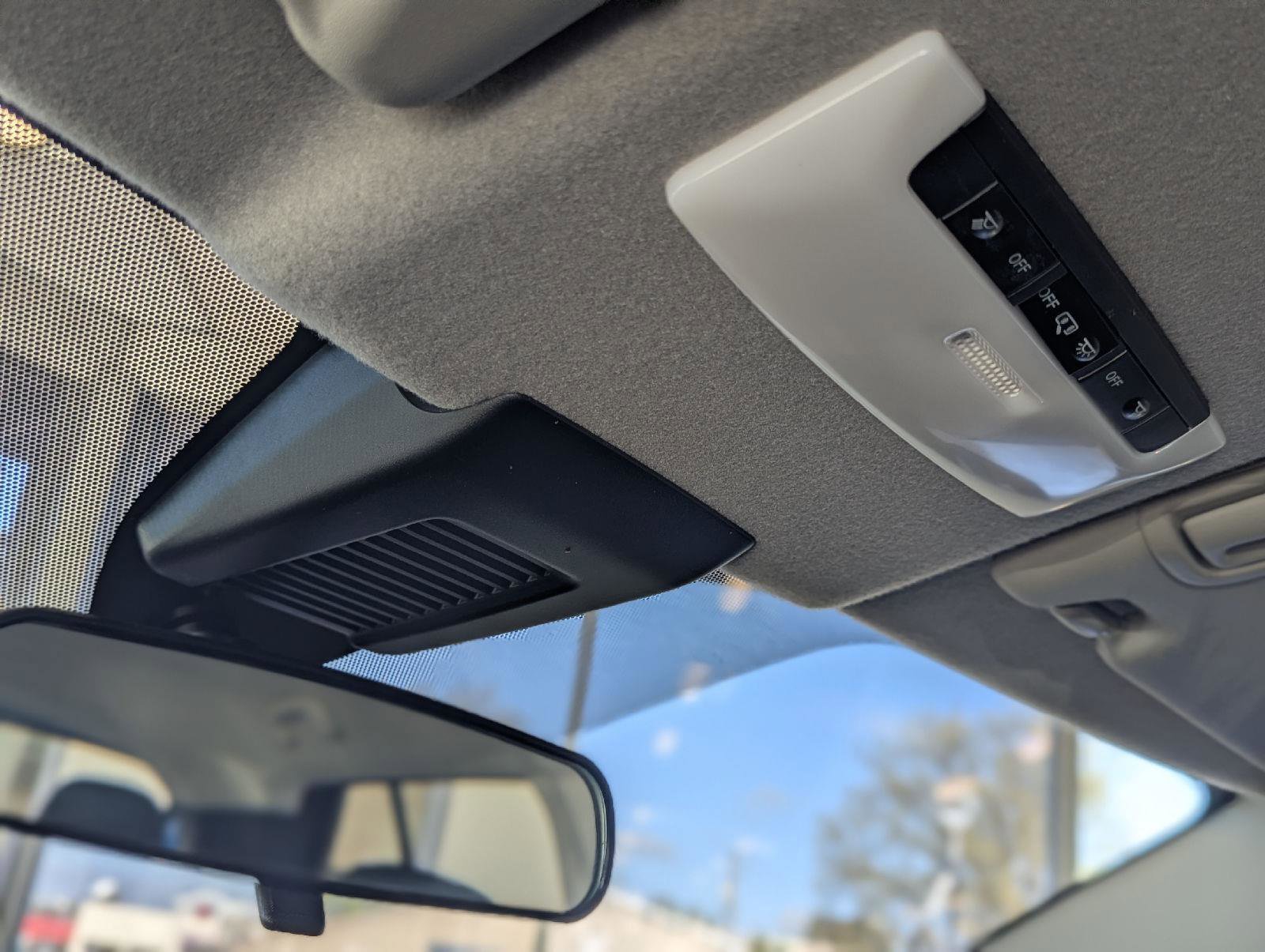 Used 2024 Nissan Kicks S image 27