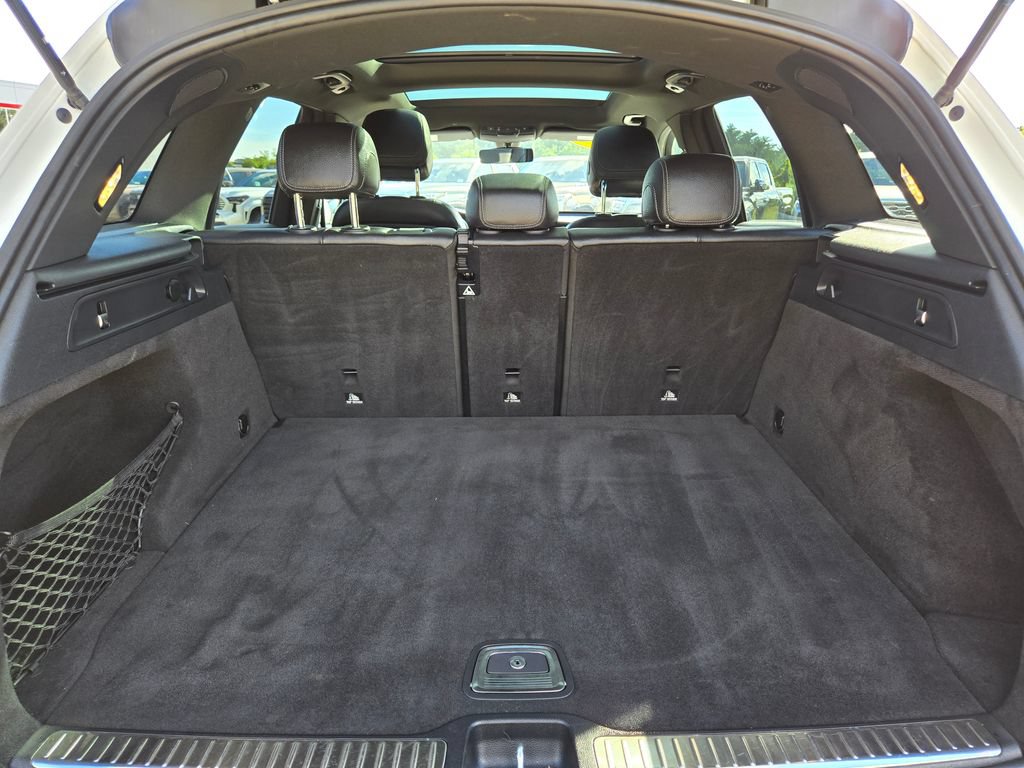 Used 2021 Mercedes-Benz GLC 300 4MATIC image 11