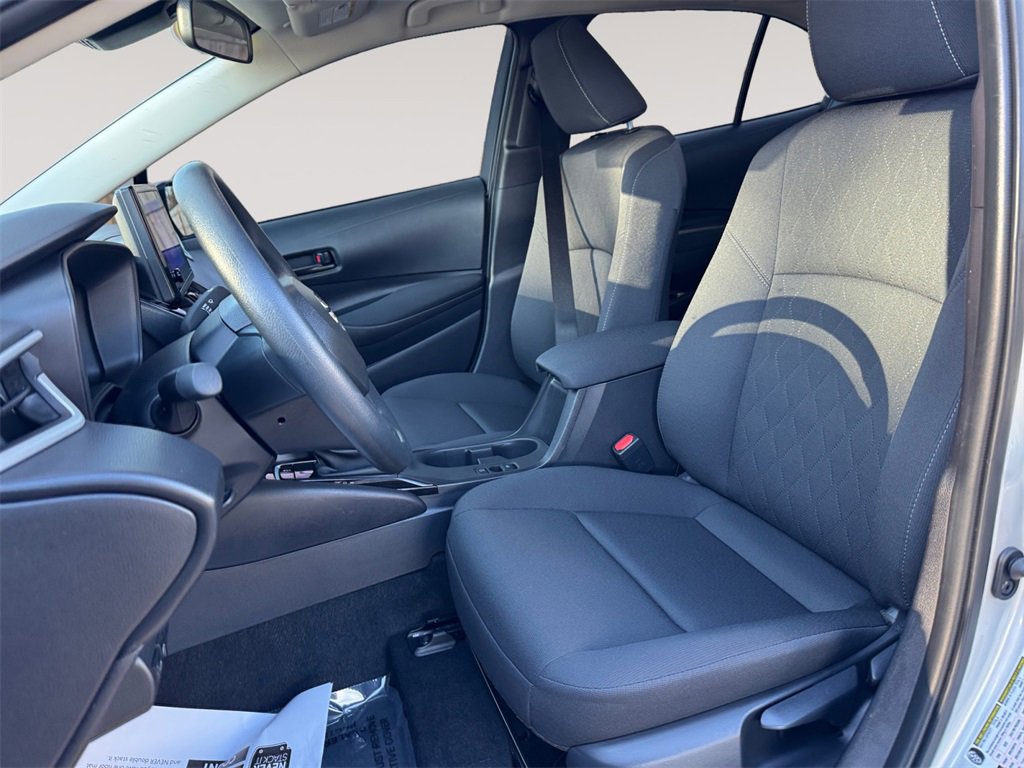 Used 2025 Toyota Corolla LE image 9