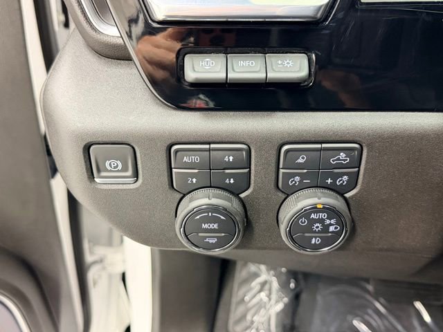 Certified 2025 Chevrolet Silverado 1500 High Country w/ Technology Package AWD/4WD image 18