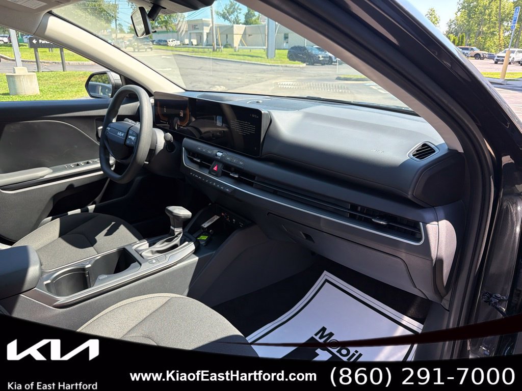 New 2026 Kia K4 FWD image 12