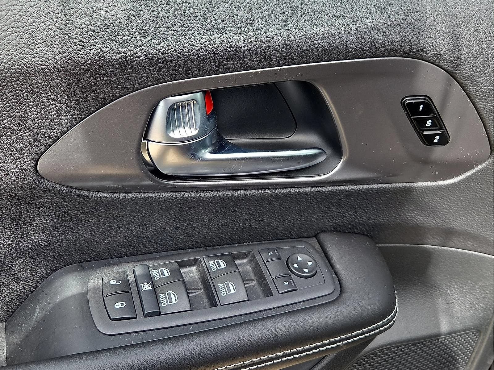 New 2026 Chrysler Pacifica Select w/ S Appearance Package FWD image 14