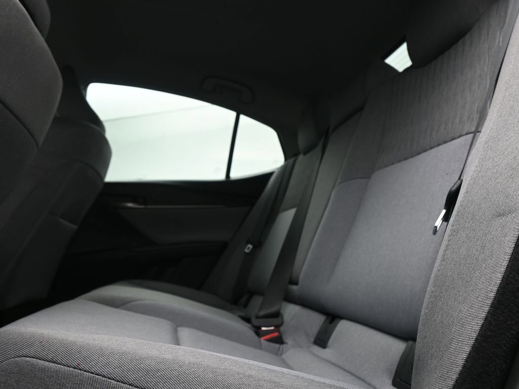 Used 2025 Toyota Camry LE w/ Convenience Package image 16