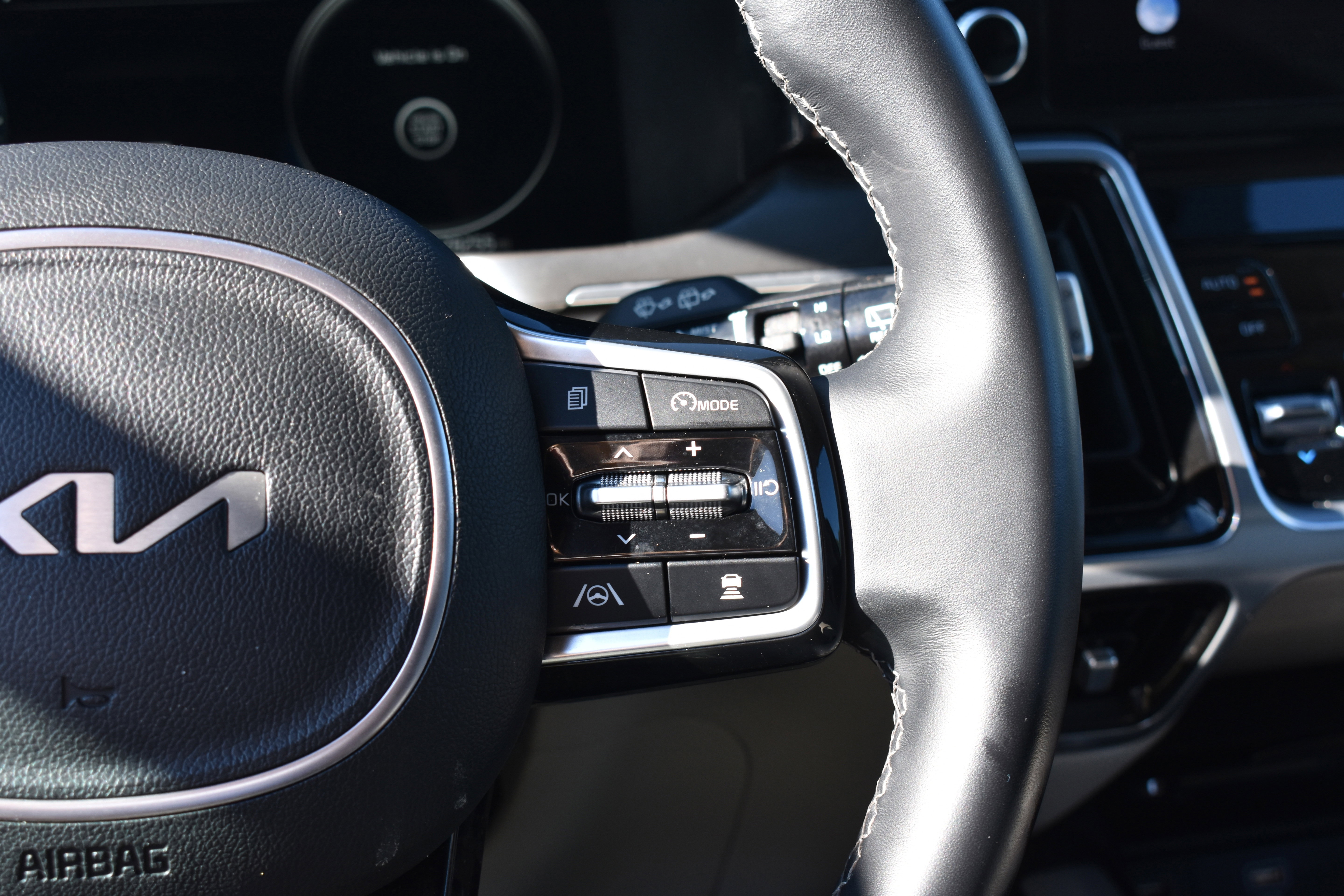 Used 2023 Kia Sorento SX image 14