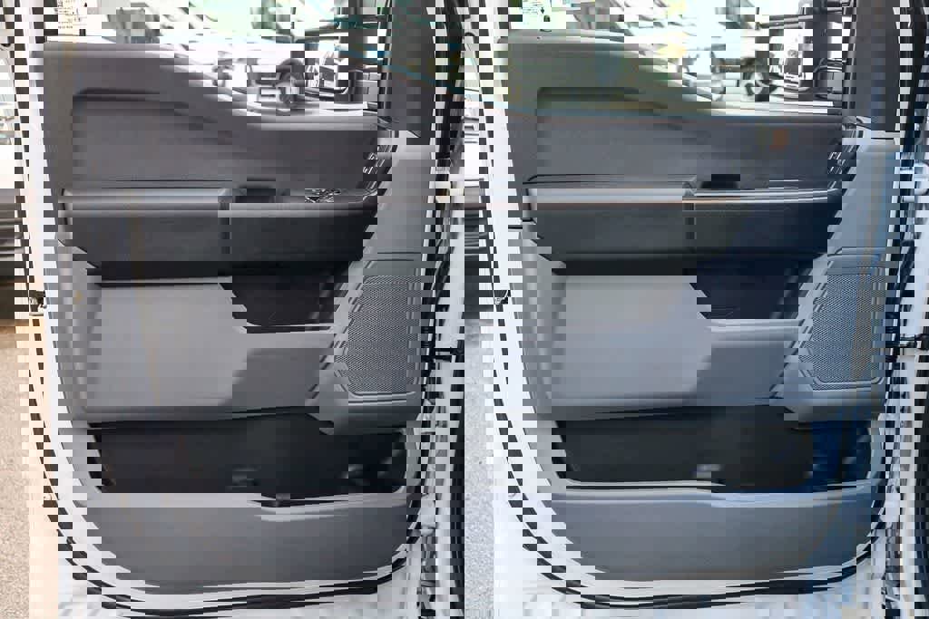 New 2026 Ford F250 XL w/ XL Chrome Package image 29