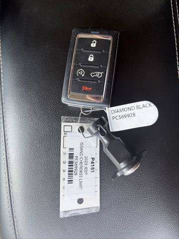 Certified 2023 Jeep Grand Cherokee Limited w/ Luxury Tech Group II AWD/4WD image 60