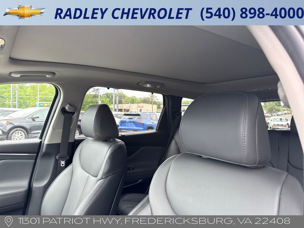 Used 2023 Hyundai Santa Fe SEL w/ Premium Package FWD image 2