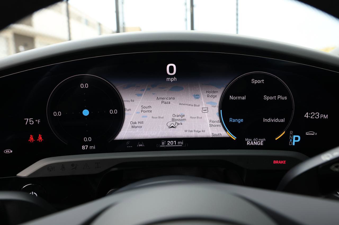 Used 2023 Porsche Taycan 4S image 34