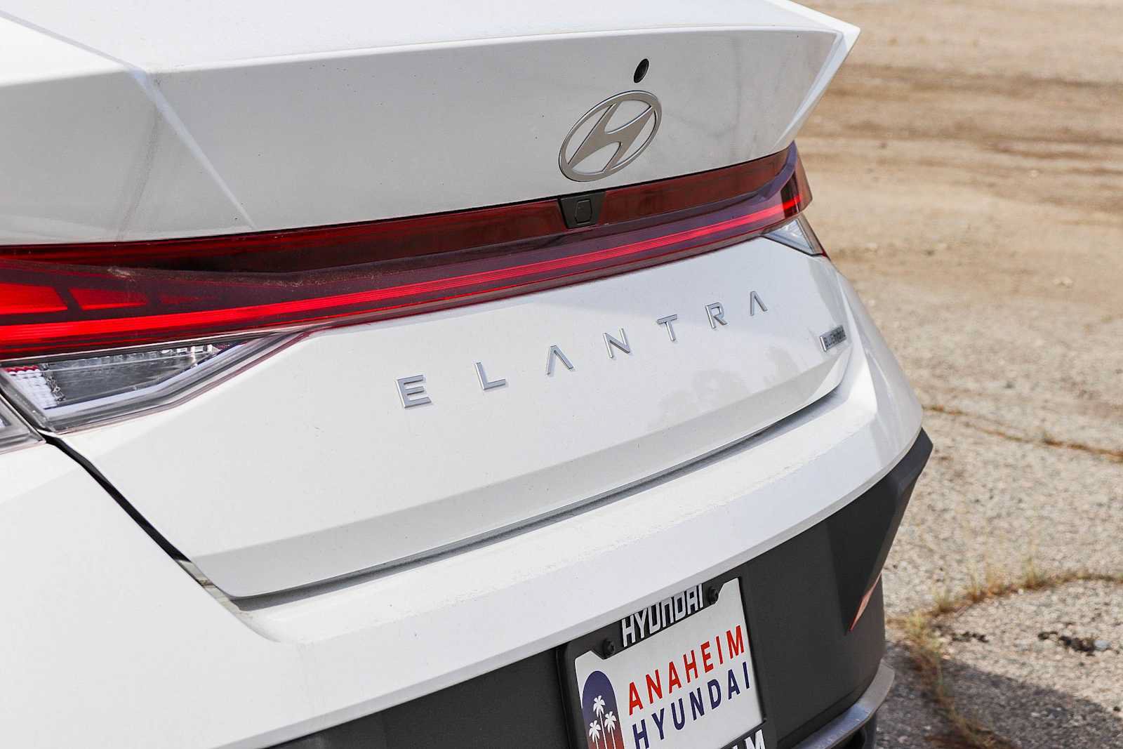 New 2026 Hyundai Elantra Hybrid FWD image 12