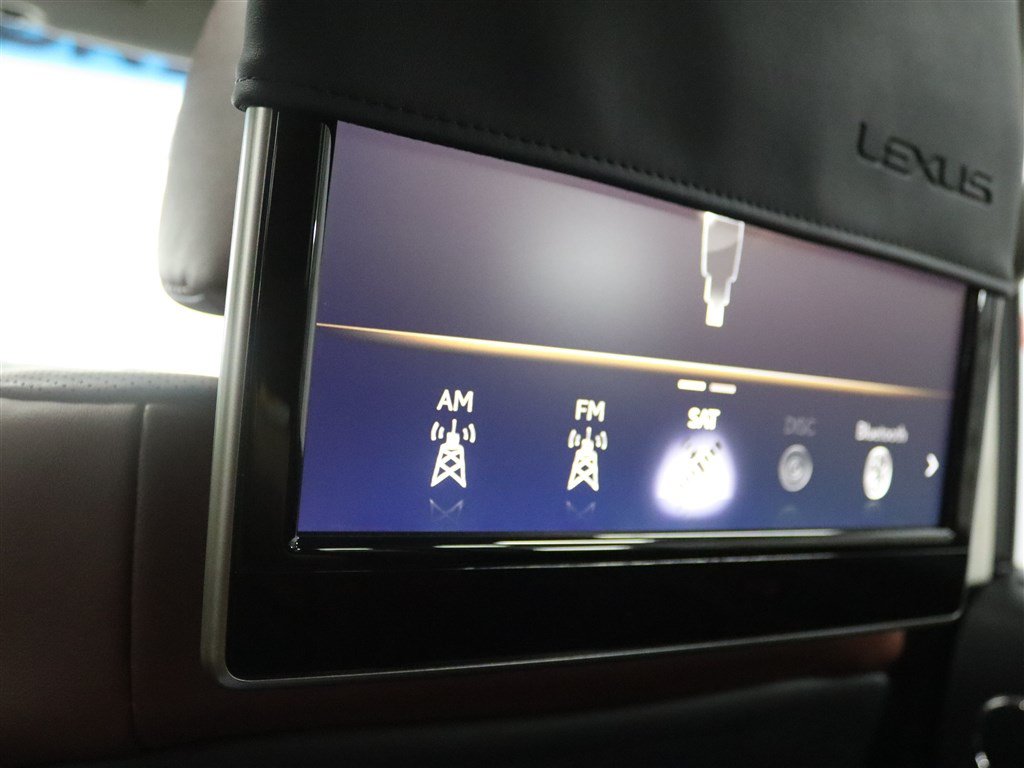 Used 2019 Lexus LX 570 4WD w/ Luxury Package image 30