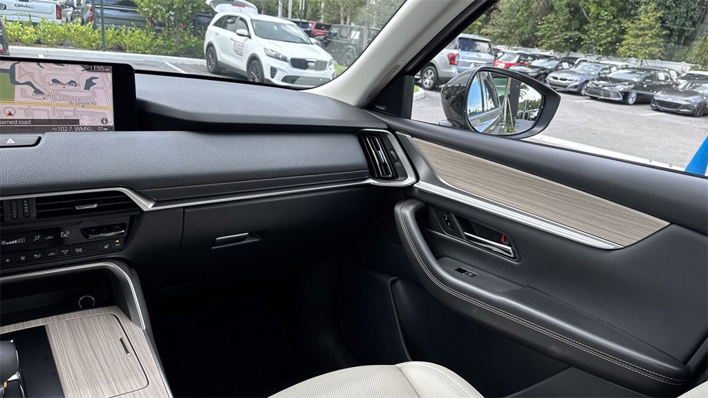 New 2025 MAZDA CX-70 Plug-In Hybrid w/ Premium Pkg image 16