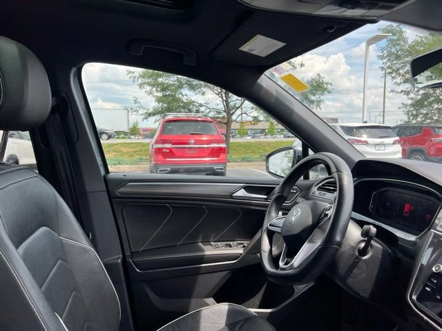 Used 2023 Volkswagen Tiguan SEL R-Line AWD/4WD image 41
