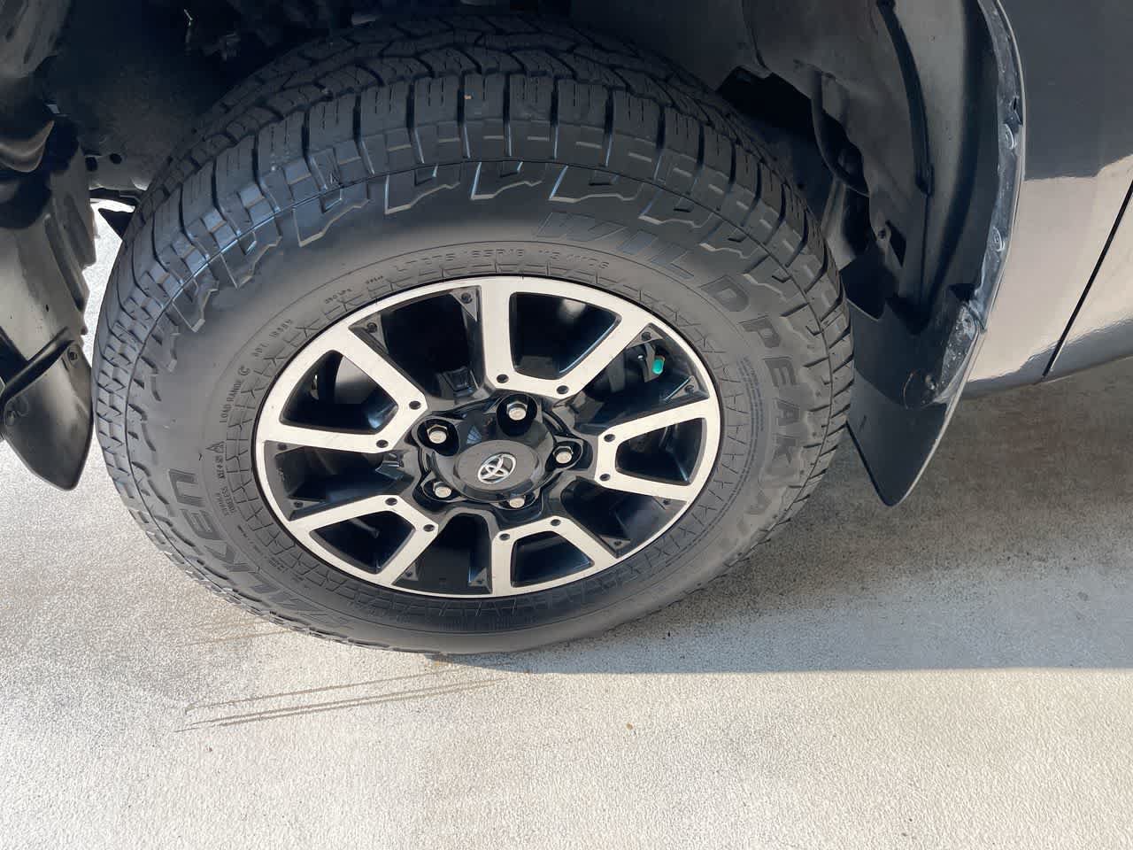 Used 2015 Toyota Tundra Limited w/ Limited Premium Package AWD/4WD image 10