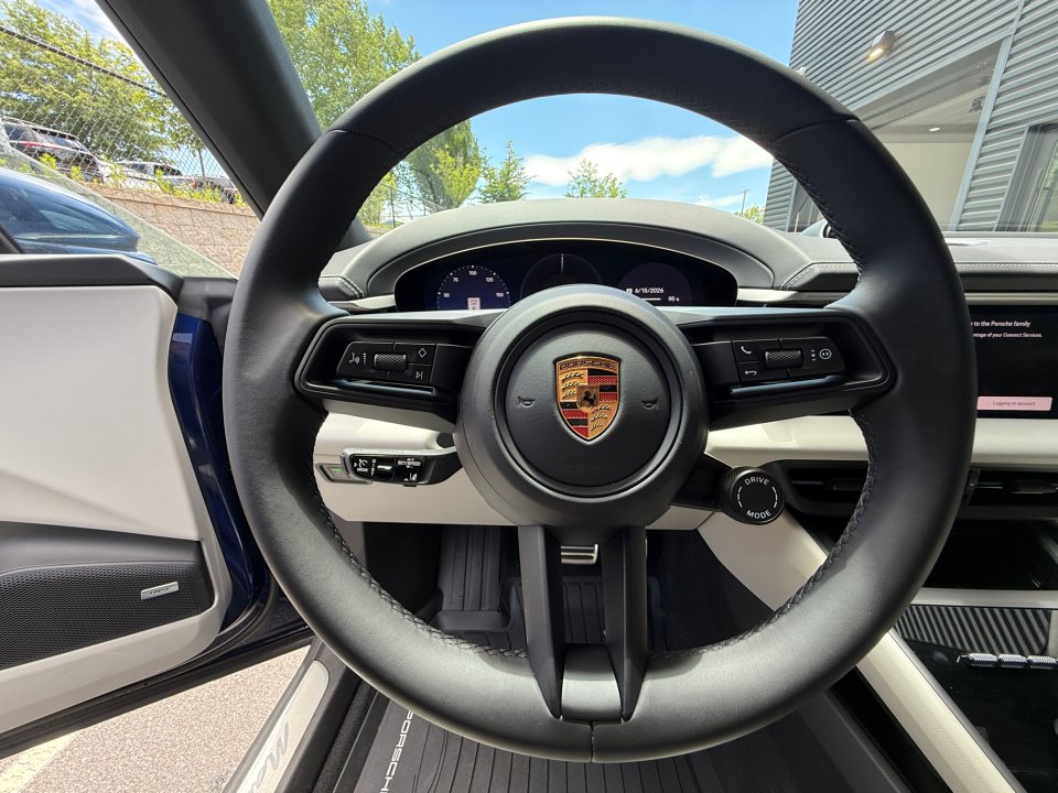 New 2025 Porsche Macan 4S Electric AWD/4WD image 15