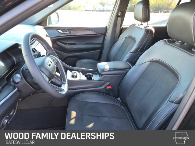 Used 2025 Jeep Grand Cherokee L Altitude w/ Trailer Tow Package image 13