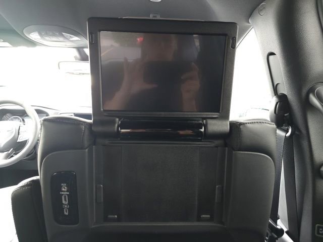 New 2025 Chrysler Pacifica Select w/ Uconnect Theater Family Group image 29