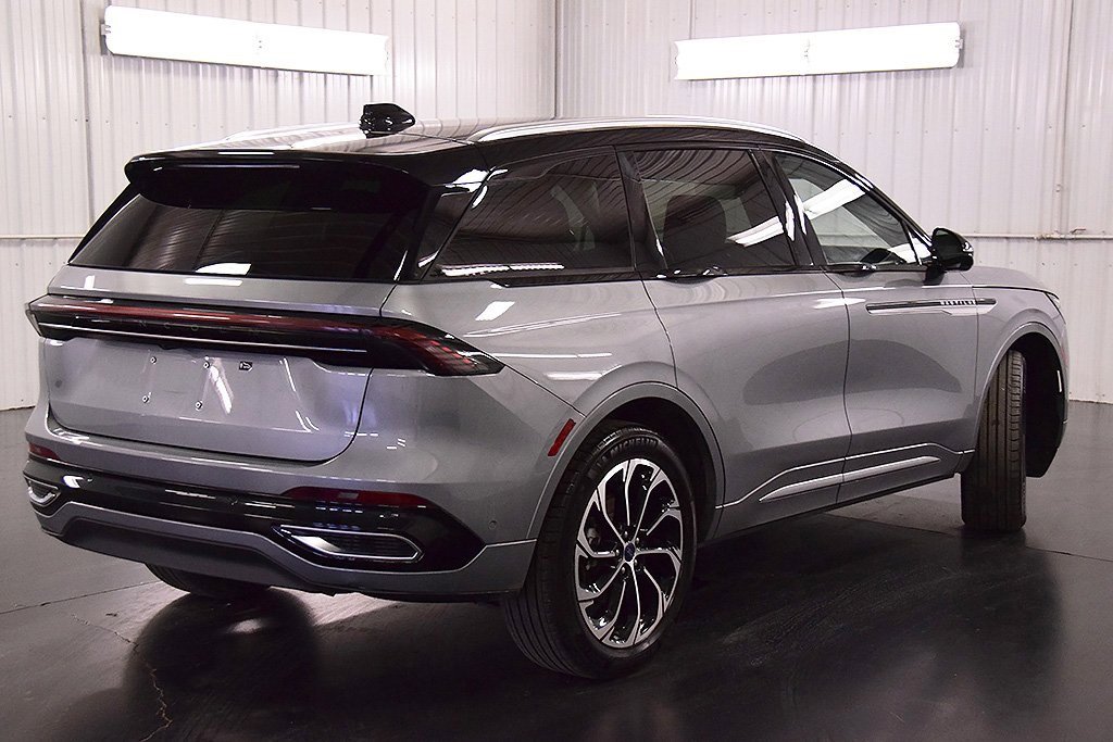 Used 2024 Lincoln Nautilus Reserve image 7