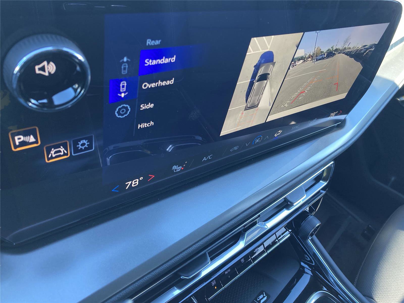 New 2026 Chevrolet Traverse LT w/ Sun and Wheel Package image 32