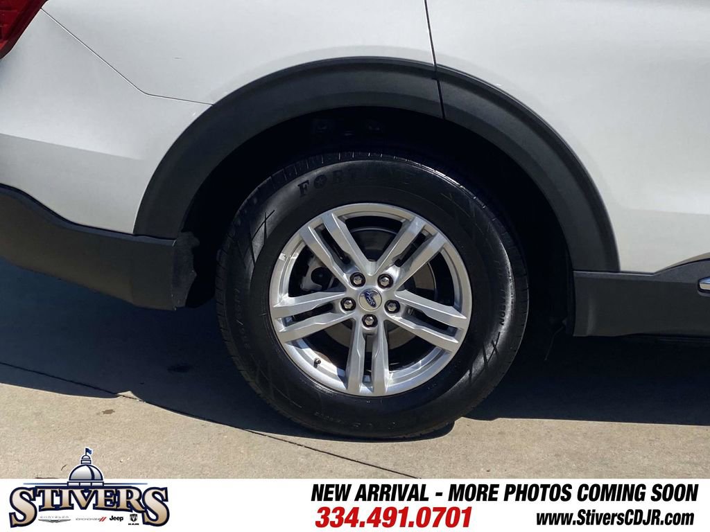 Used 2022 Ford Explorer XLT image 13