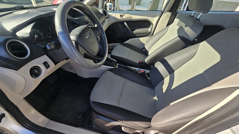 Used 2013 Ford Fiesta S FWD image 9