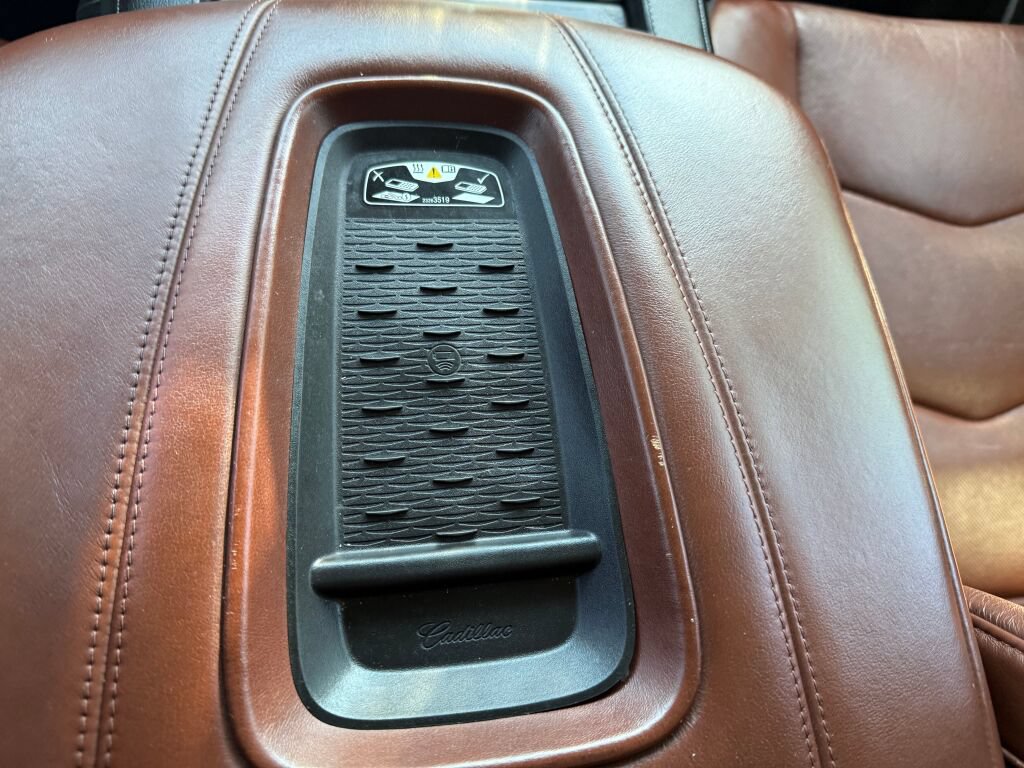 Used 2016 Cadillac Escalade ESV Luxury AWD/4WD image 24