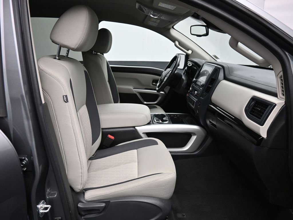 Used 2024 Nissan Titan SV w/ SV Convenience Package image 22